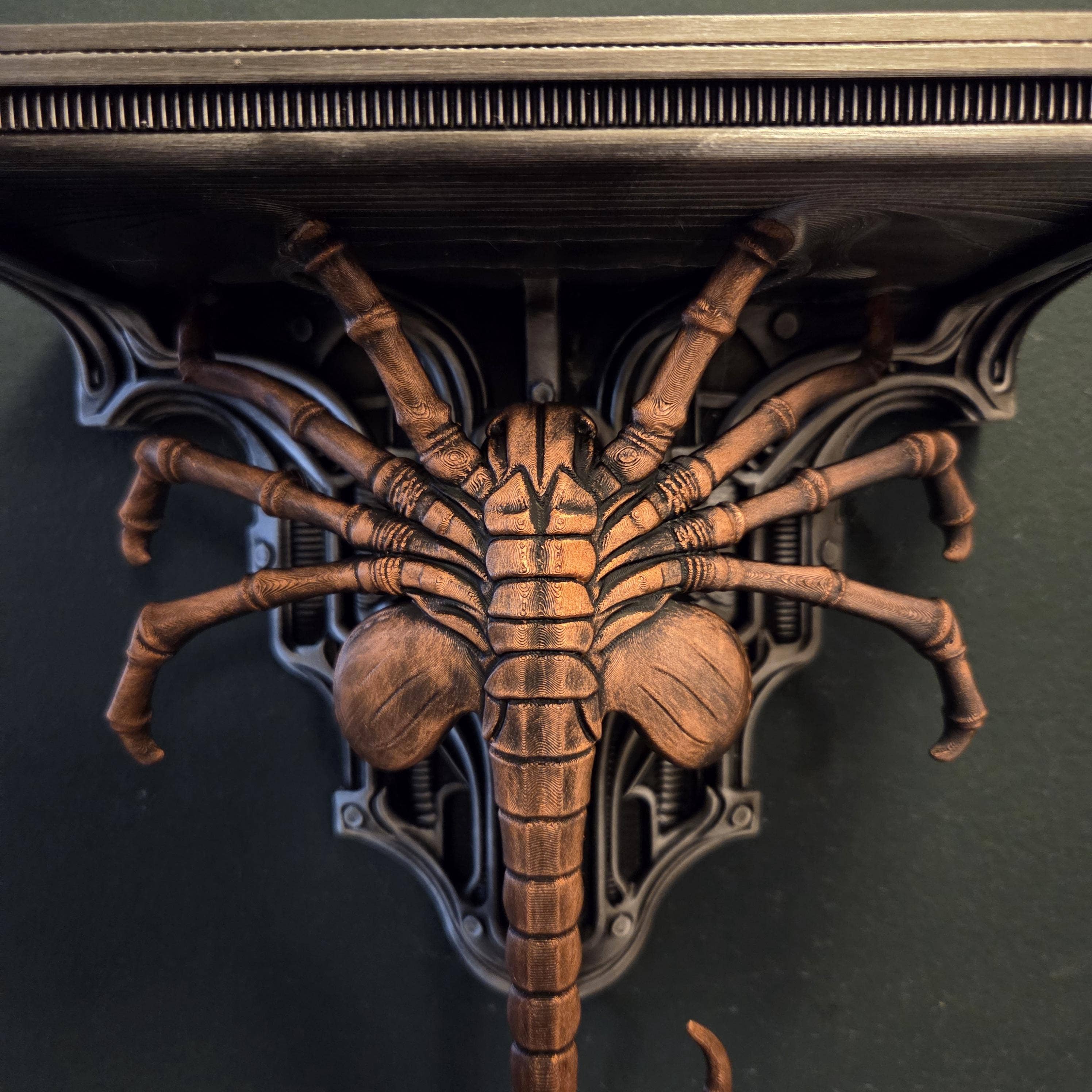 Facehugger xenomorph væghylde