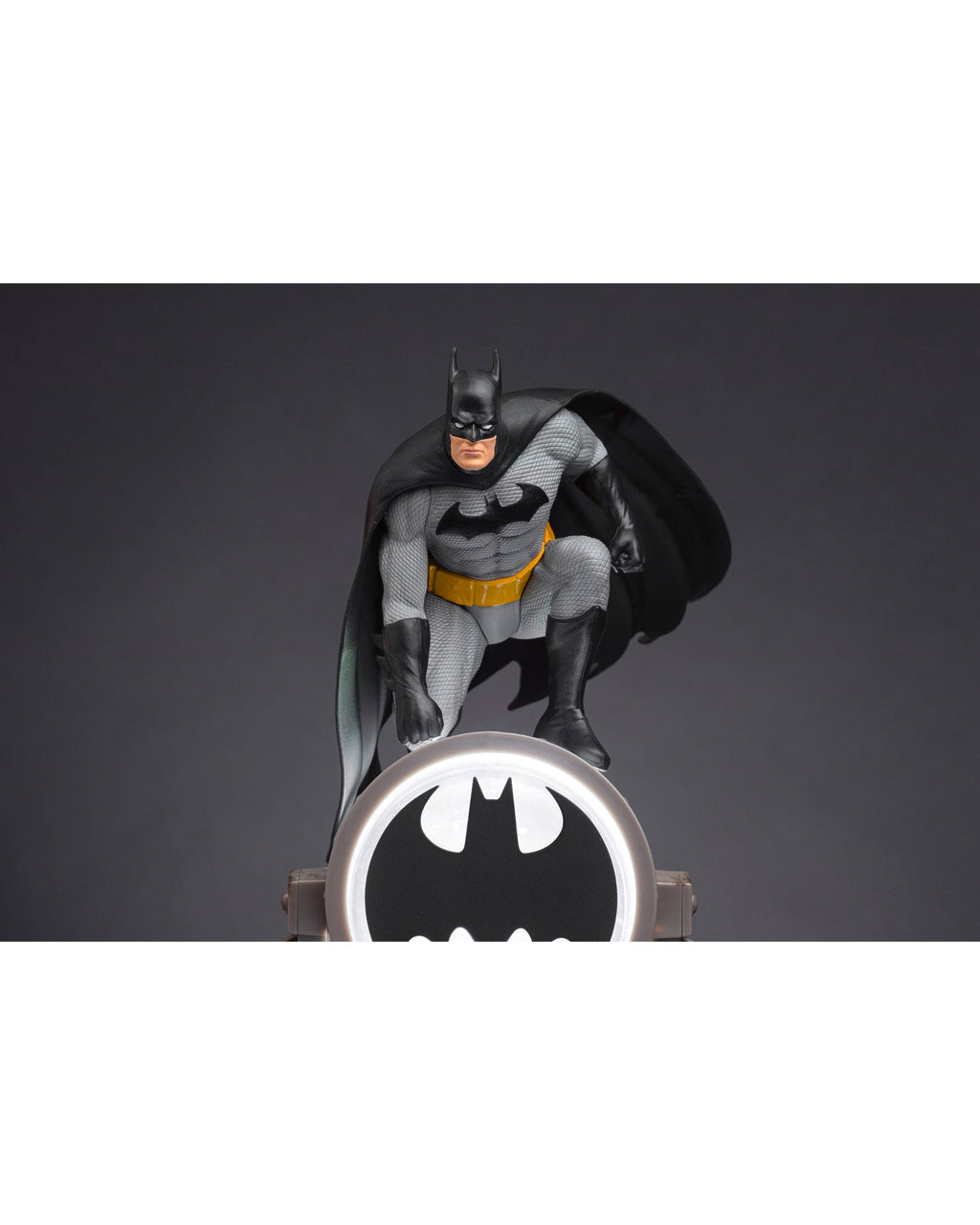 Batman LED-dioramalampe med aftagelig figur & Bat-Signal | 27 cm