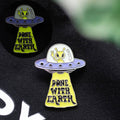 Selvlysende UFO emalje pin badge