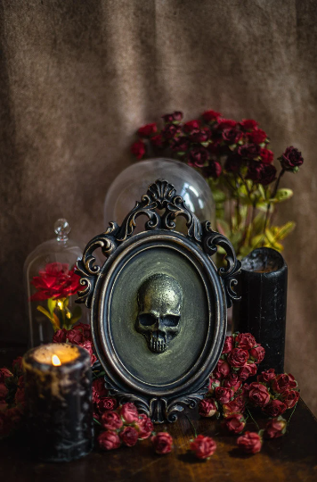 Gotisk Skalleramme i Harpiks 28x19 cm – Costurero Real | Skulls&Bones