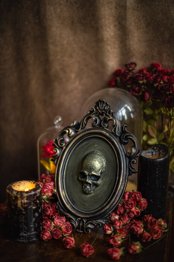 Gotisk Skalleramme i Harpiks 28x19 cm – Costurero Real | Skulls&Bones