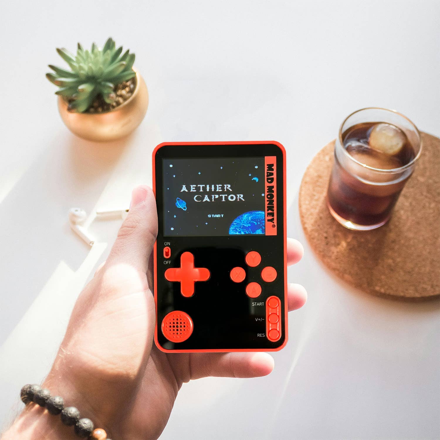 Retro Slim-konsol med 300 8-bit Spil