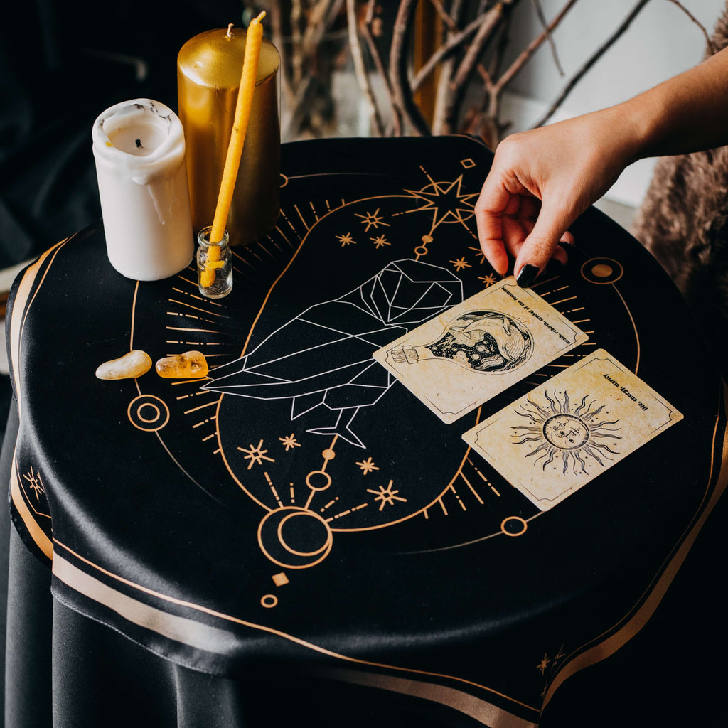 LA MUCI DESIGN – Ugle Silkeklæde til tarot og altar