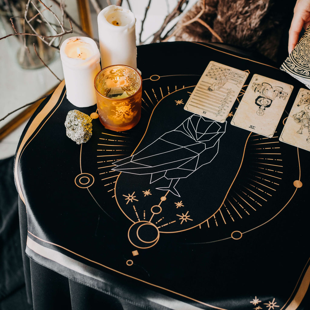 LA MUCI DESIGN – Ugle Silkeklæde til tarot og altar