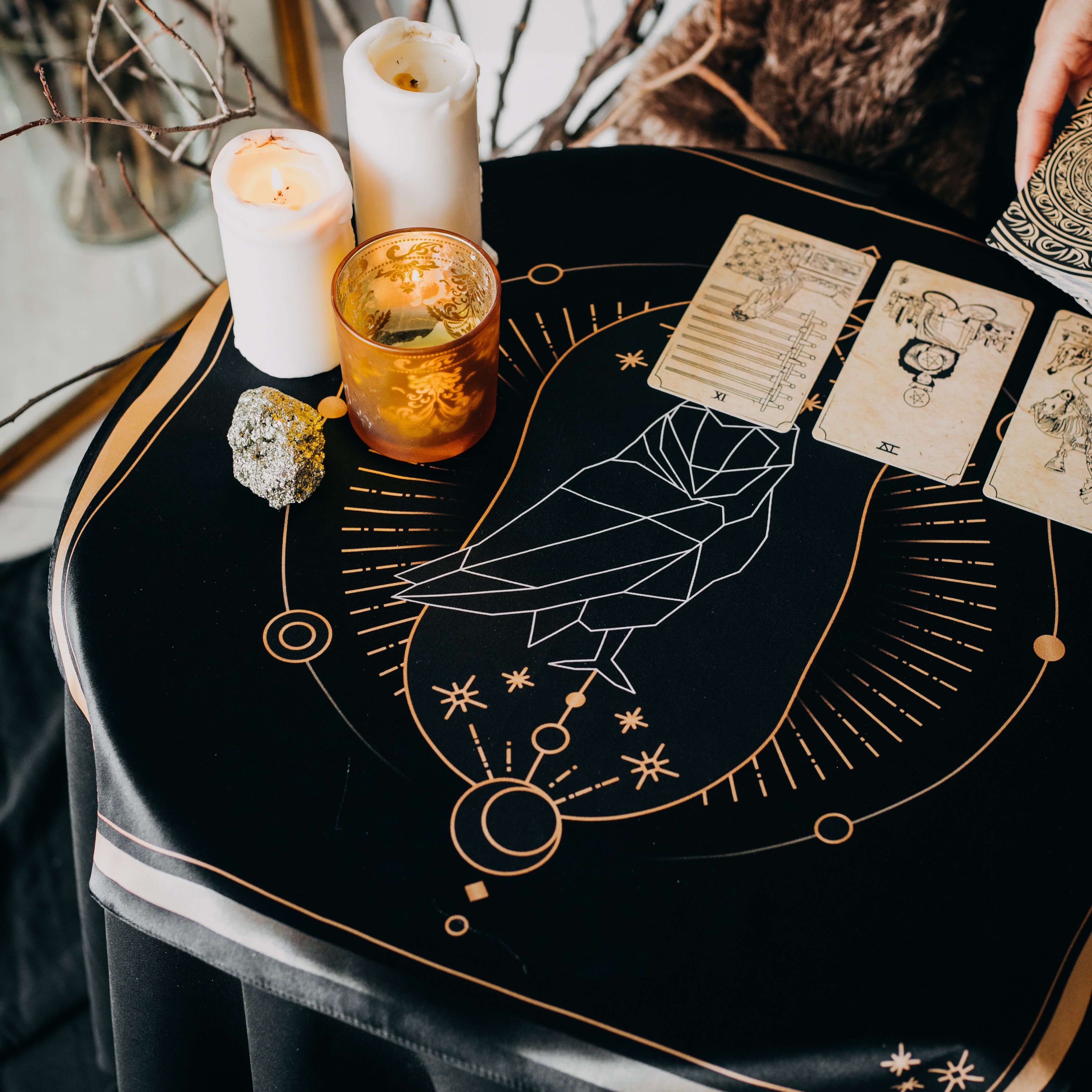 LA MUCI DESIGN – Ugle Silkeklæde til tarot og altar