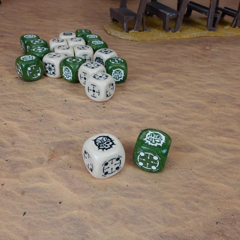 Crosshairs Compact D6 Dice Set Beige & Olive fra Q-Workshop