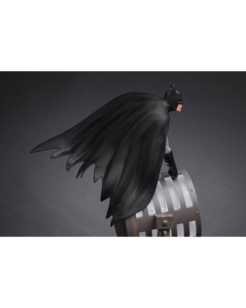 Batman LED-dioramalampe med aftagelig figur & Bat-Signal | 27 cm