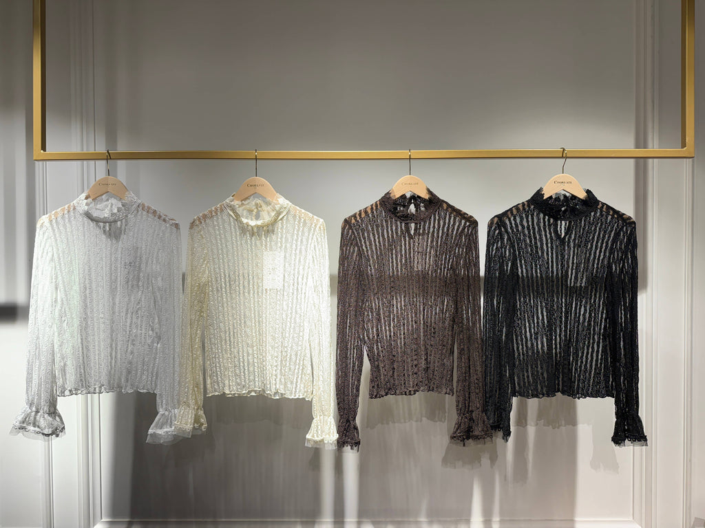 CHOKLATE PARIS - Ariane bluse med blondehals og rullekrave
