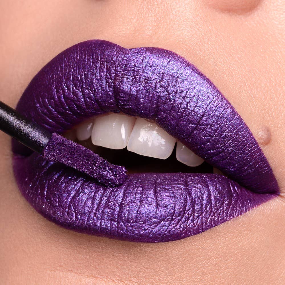 Flydende læbestift 66 Loki Purple – Duokrom blomme – EVER Metal Matte