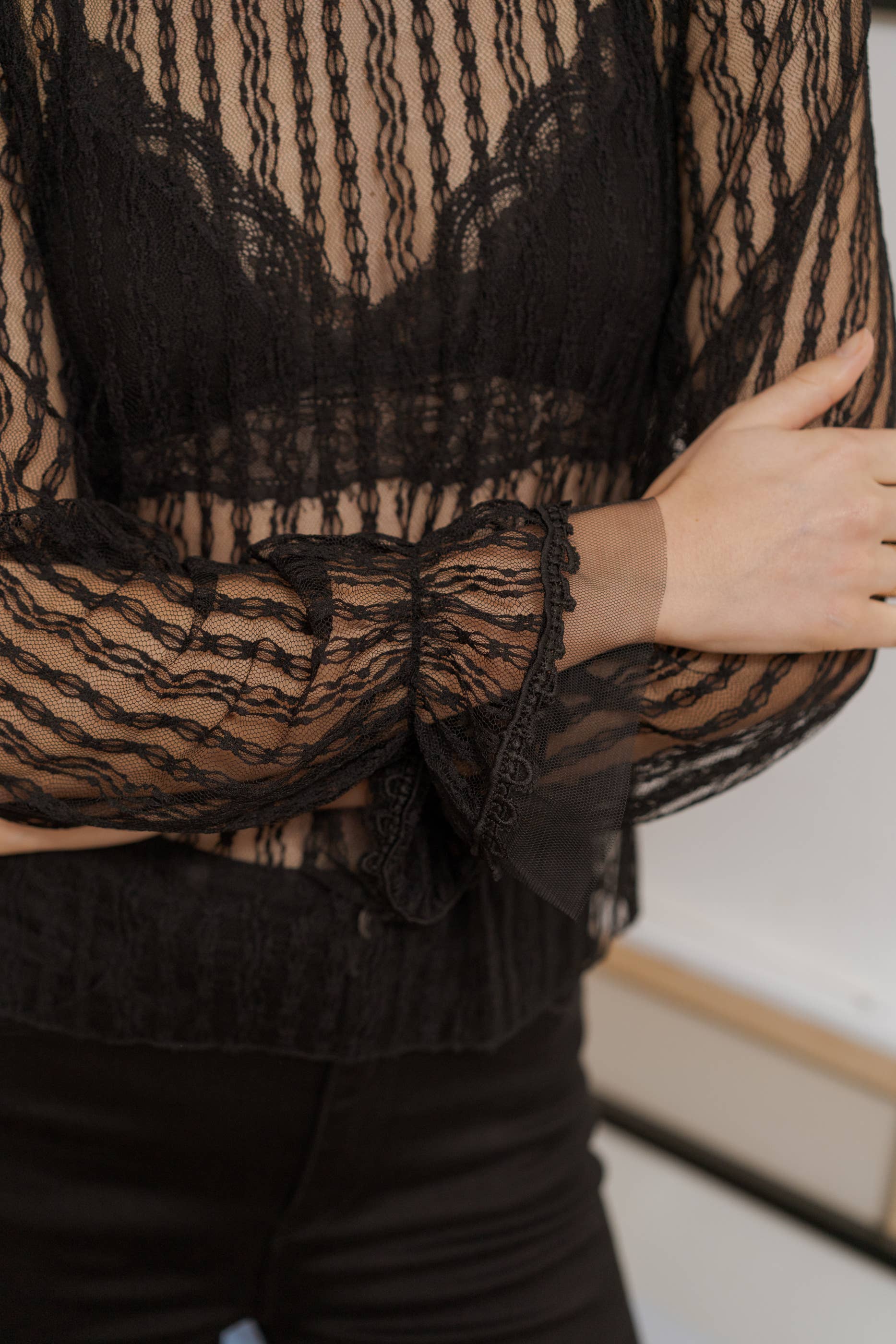 CHOKLATE PARIS - Ariane bluse med blondehals og rullekrave