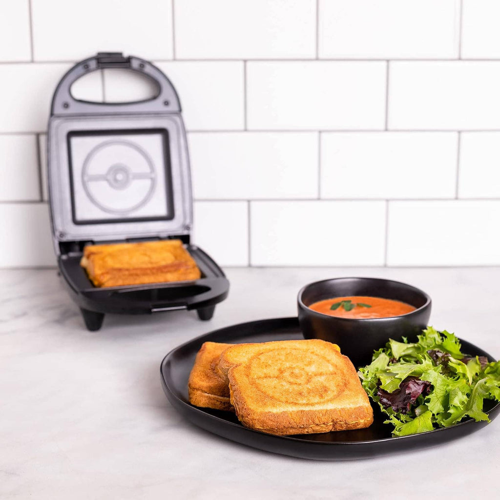 Pokemon Sandwich Maker – Pokéball Design