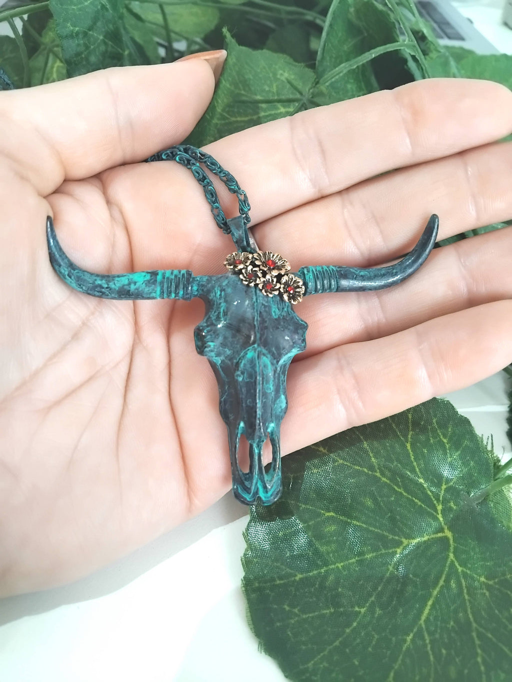Wild & Free - Boho halskæde med 'Cow Skull' vedhæng