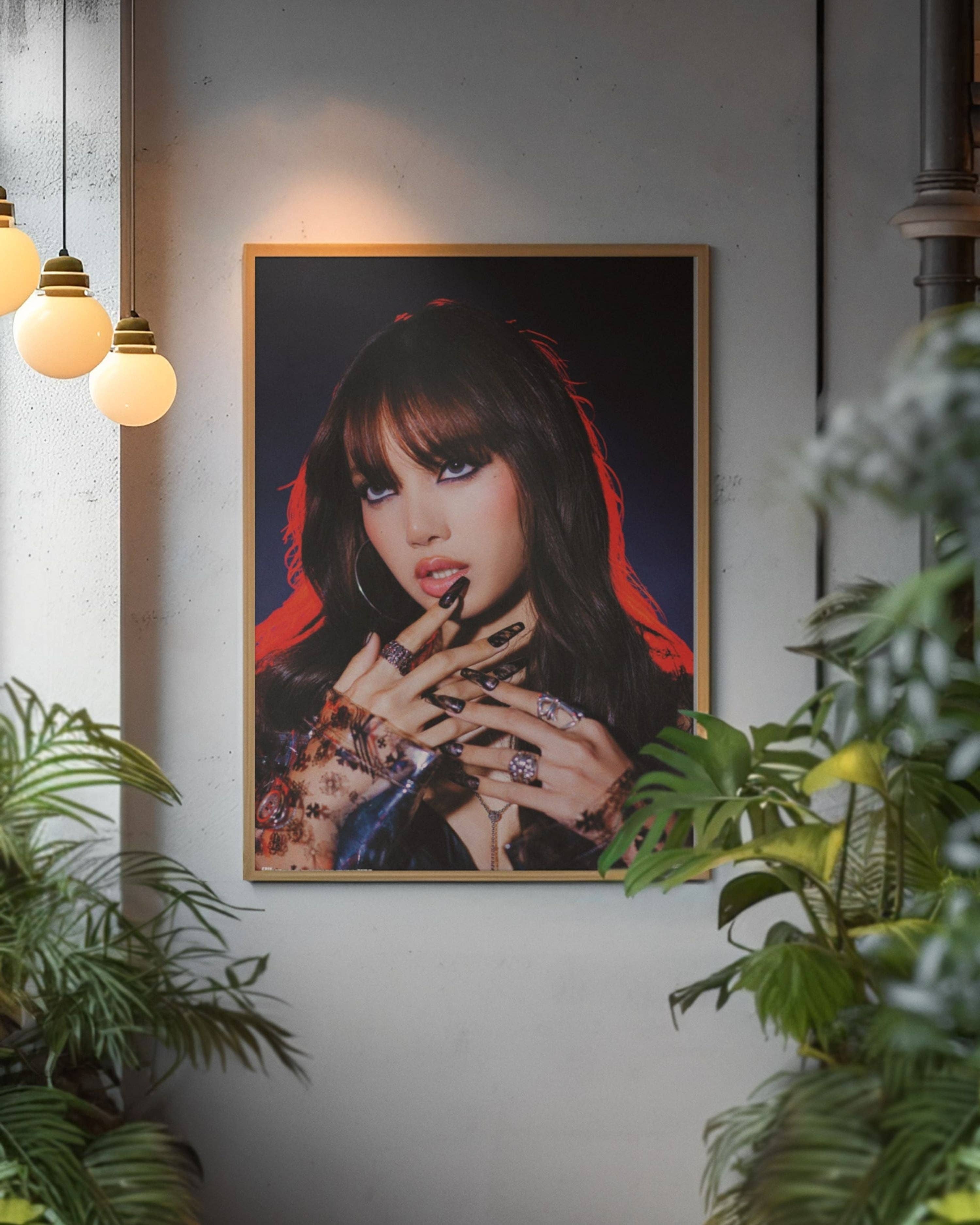 Lisa (Blackpink) plakat – Lalisa Manobal sort edition | 61 x 91,5 cm