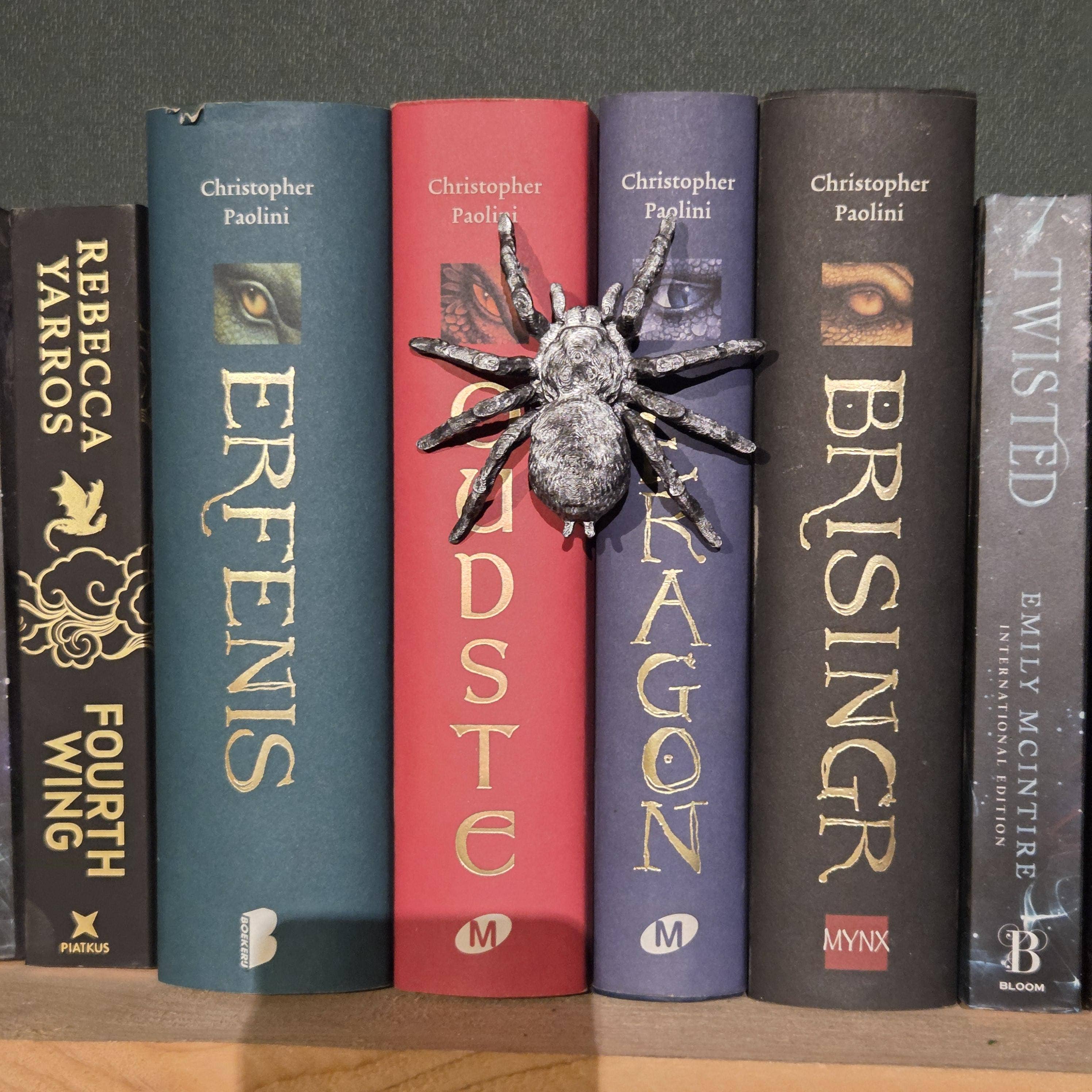 Edderkop Spinehugger bogreolsfigur