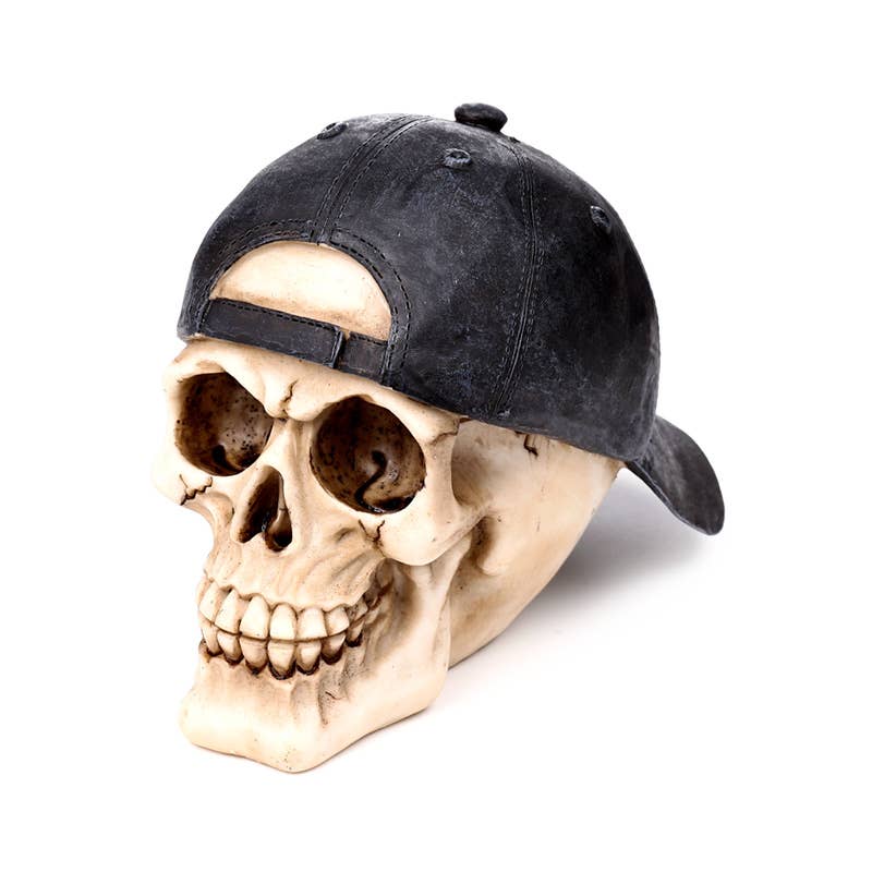 Skull med Omvendt Baseballkasket
