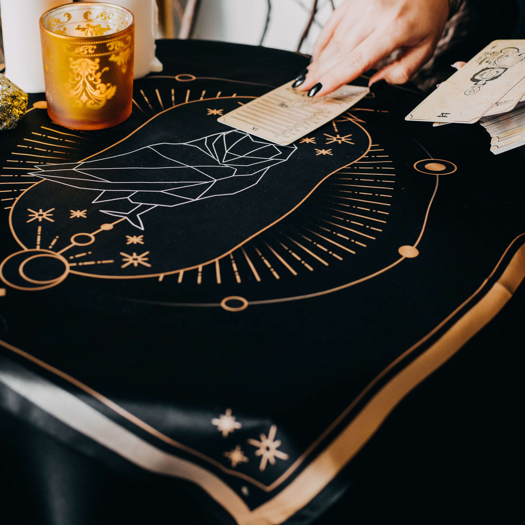 LA MUCI DESIGN – Ugle Silkeklæde til tarot og altar