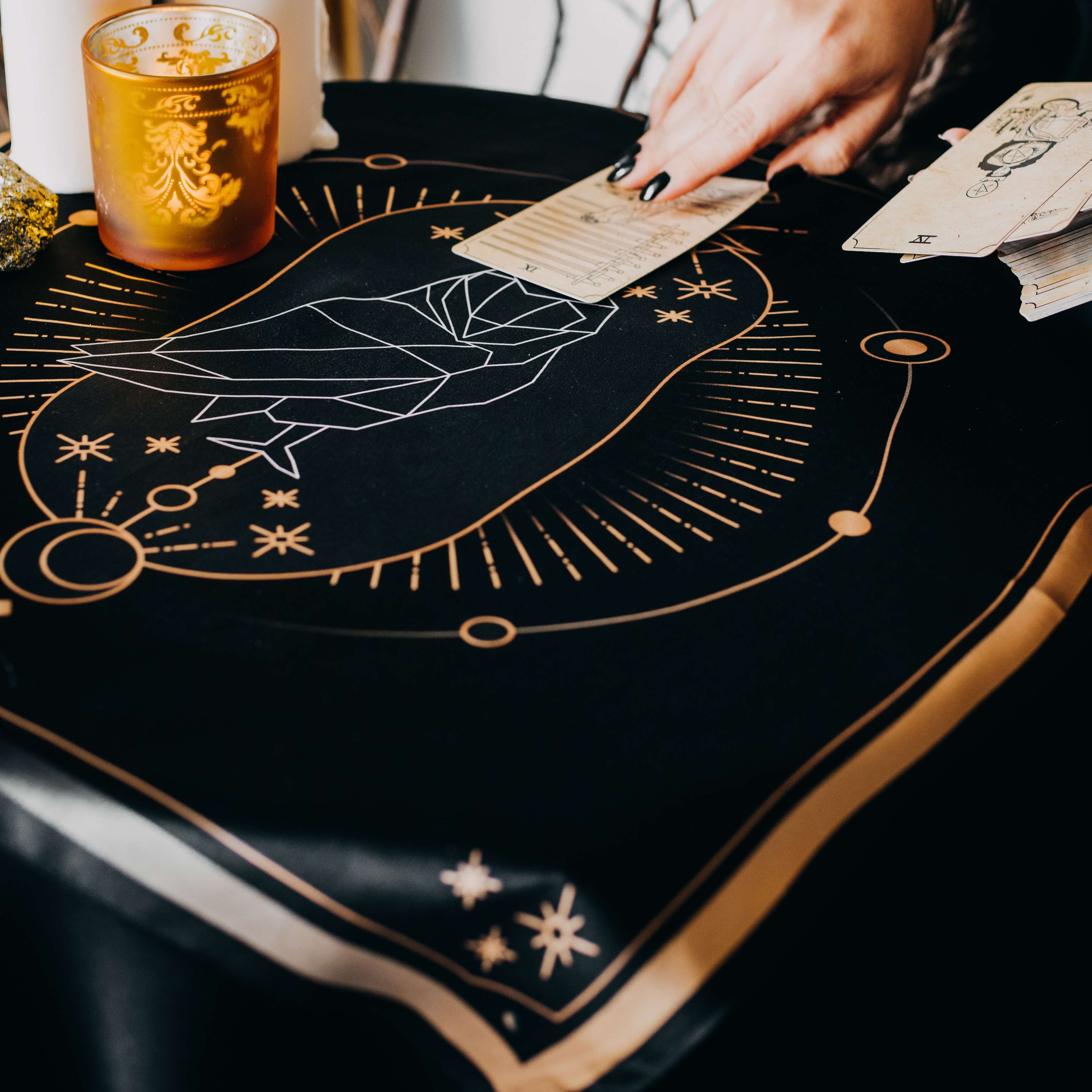LA MUCI DESIGN – Ugle Silkeklæde til tarot og altar