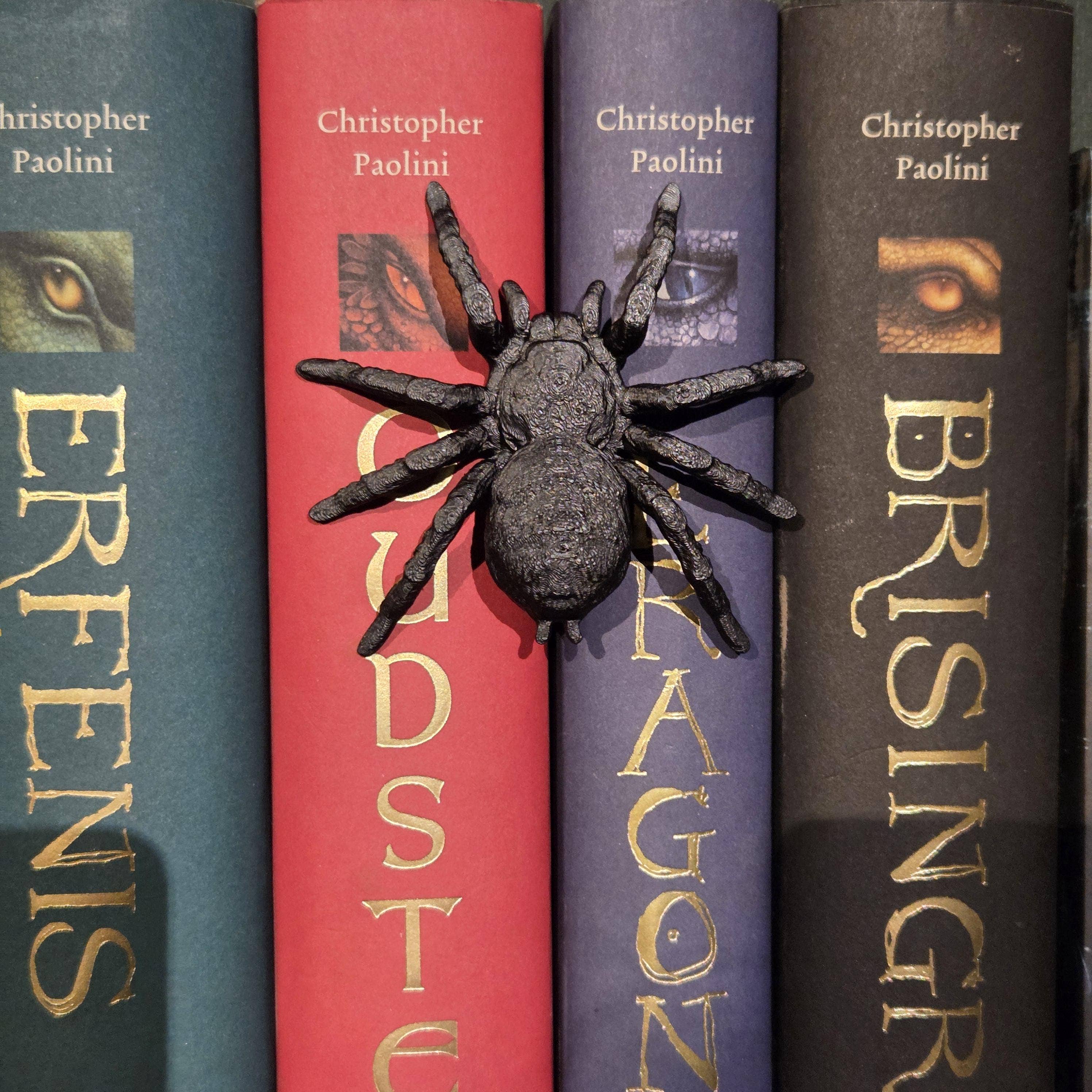 Edderkop Spinehugger bogreolsfigur