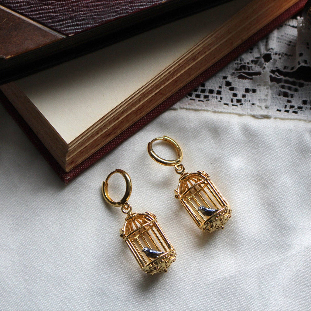 Well Read Company – Jane Eyre Guld Fuglebur Øreringe