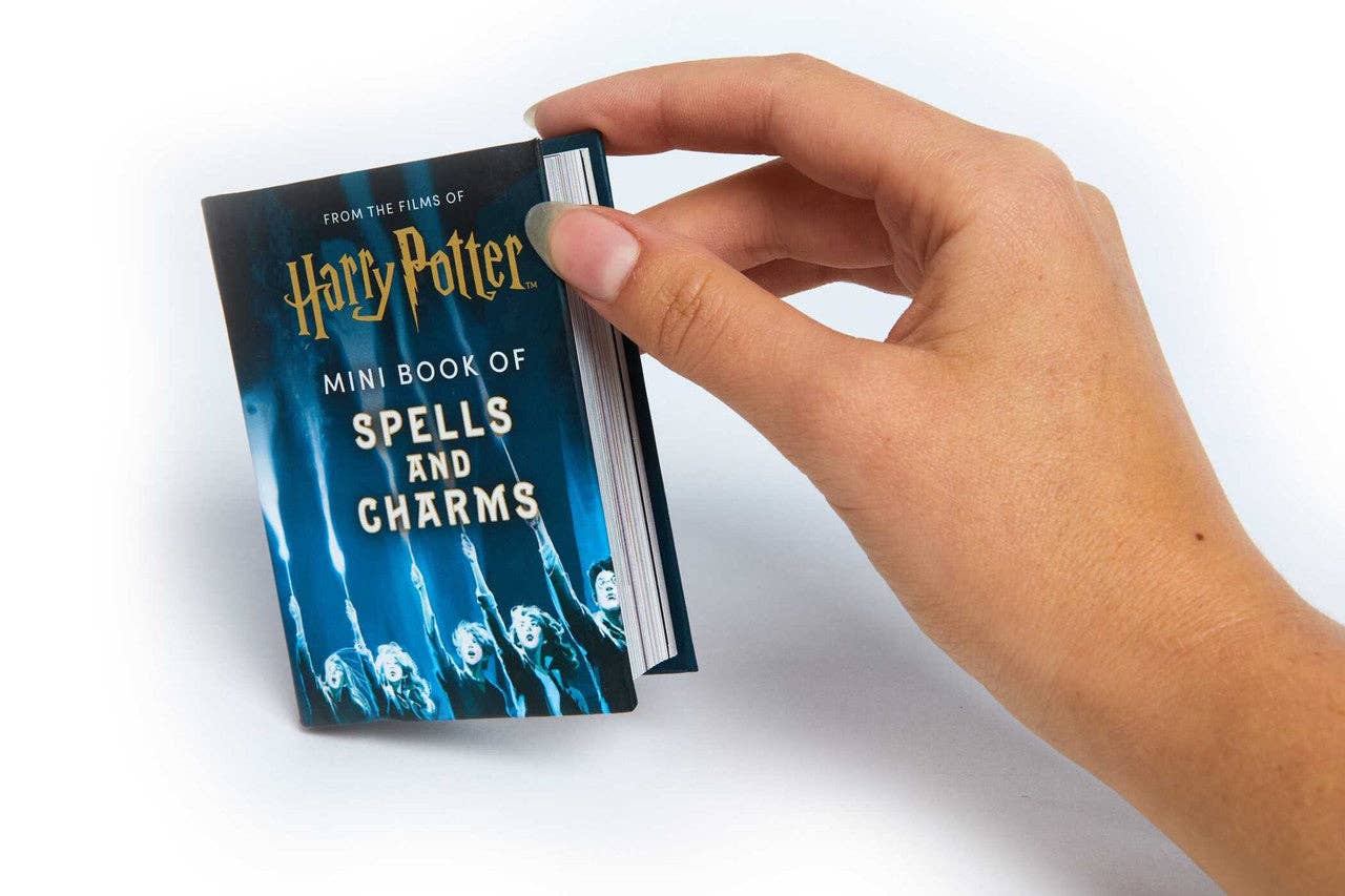 Harry Potter: Mini Book of Spells and Charms fra Insight Editions
