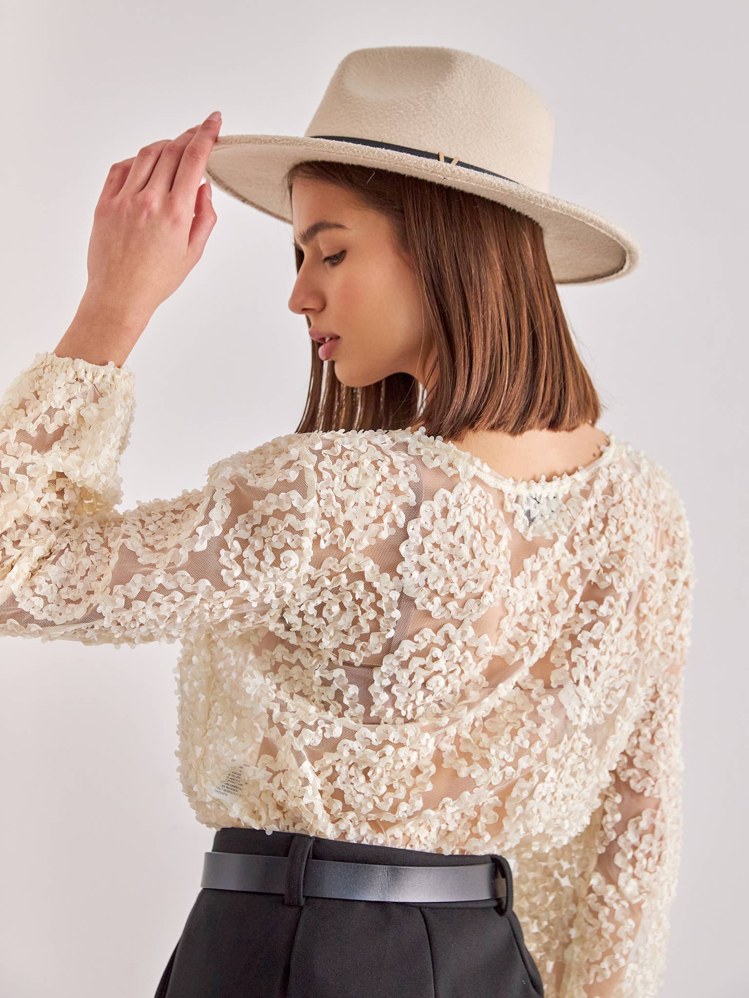 CHOKLATE PARIS - Bluse med teksturerede rosetter
