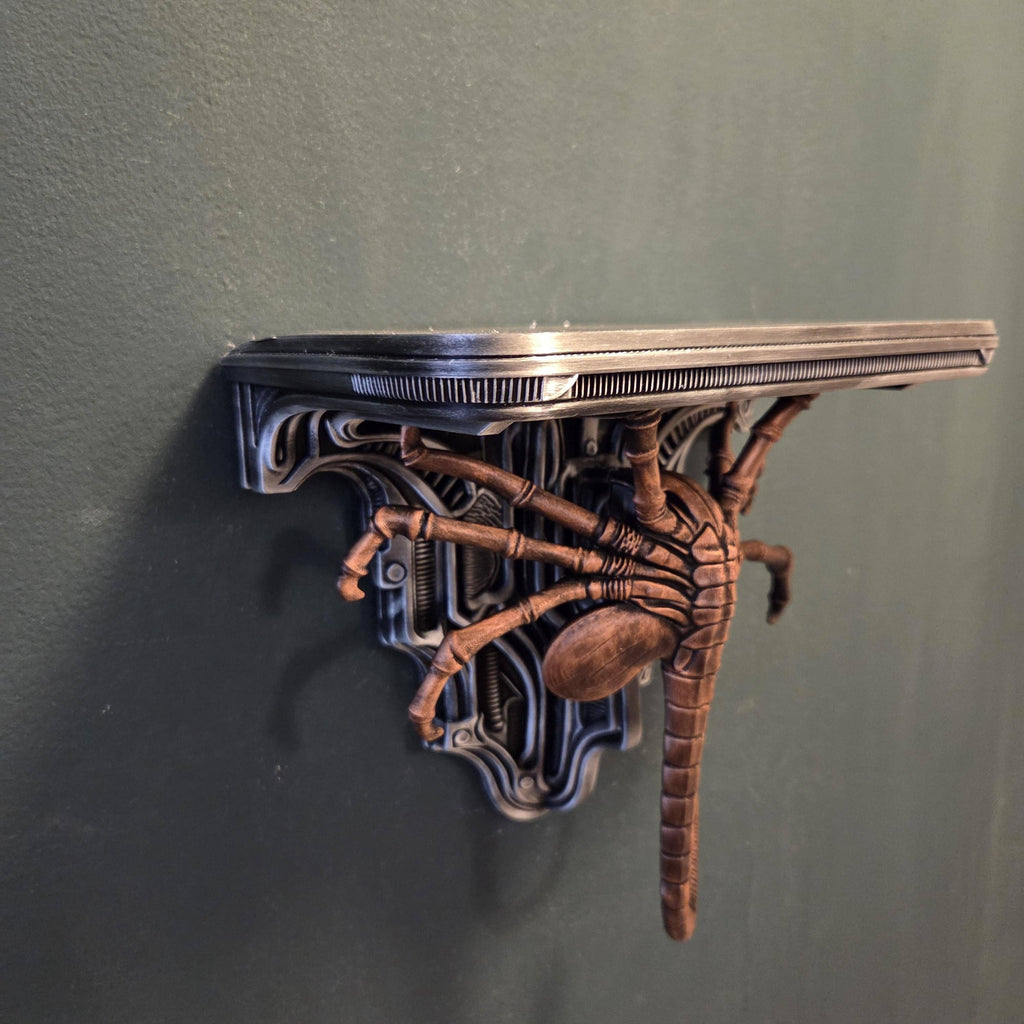 Facehugger xenomorph væghylde